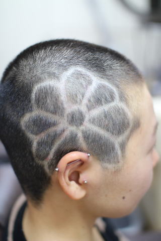 ���U�[�A�[�g�@�o���A�[�g